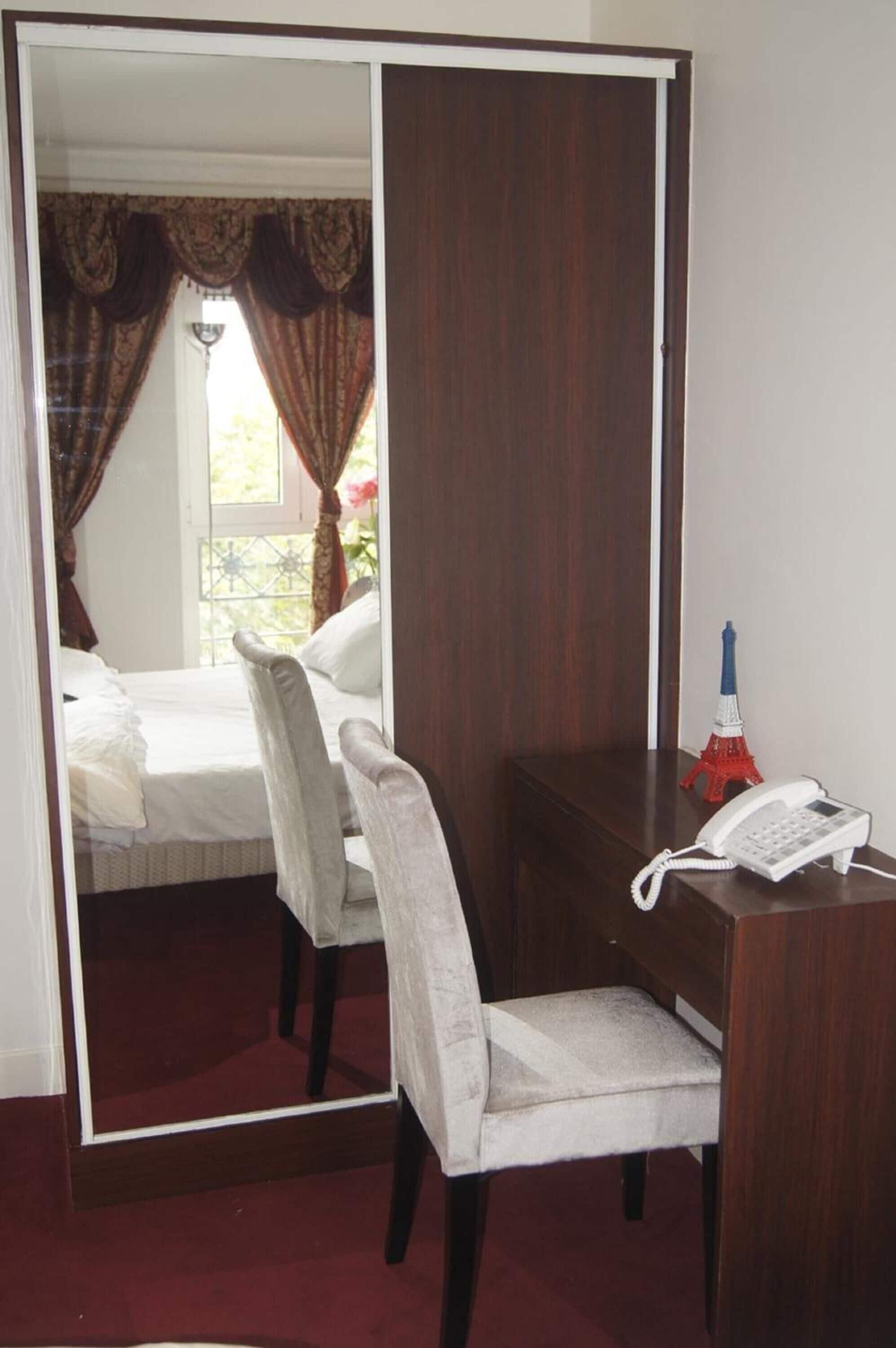 Regina Montmartre Hotel 3*