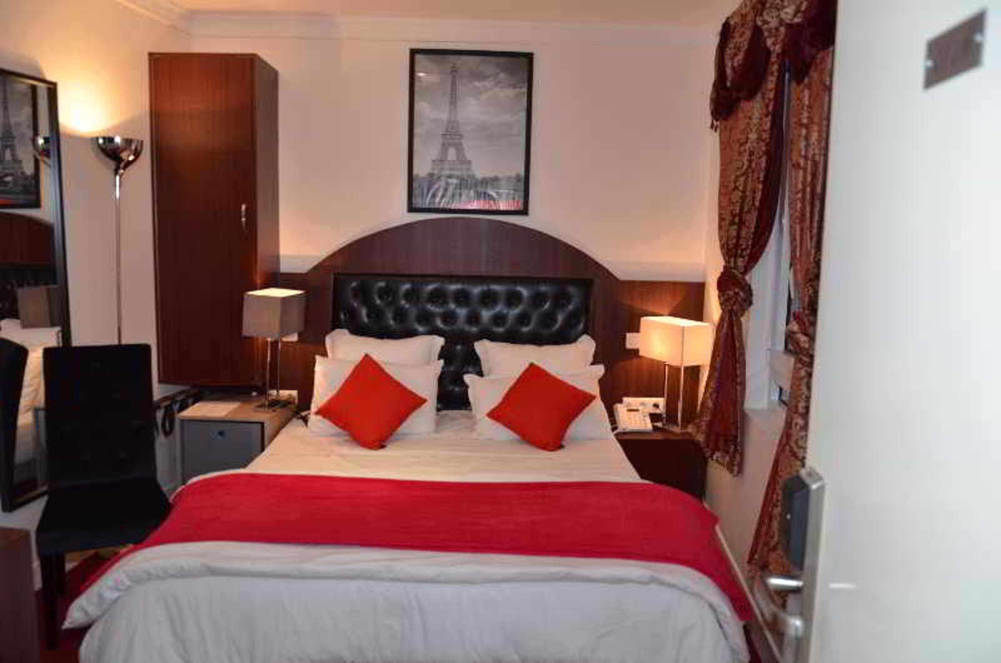 Regina Montmartre Hotel